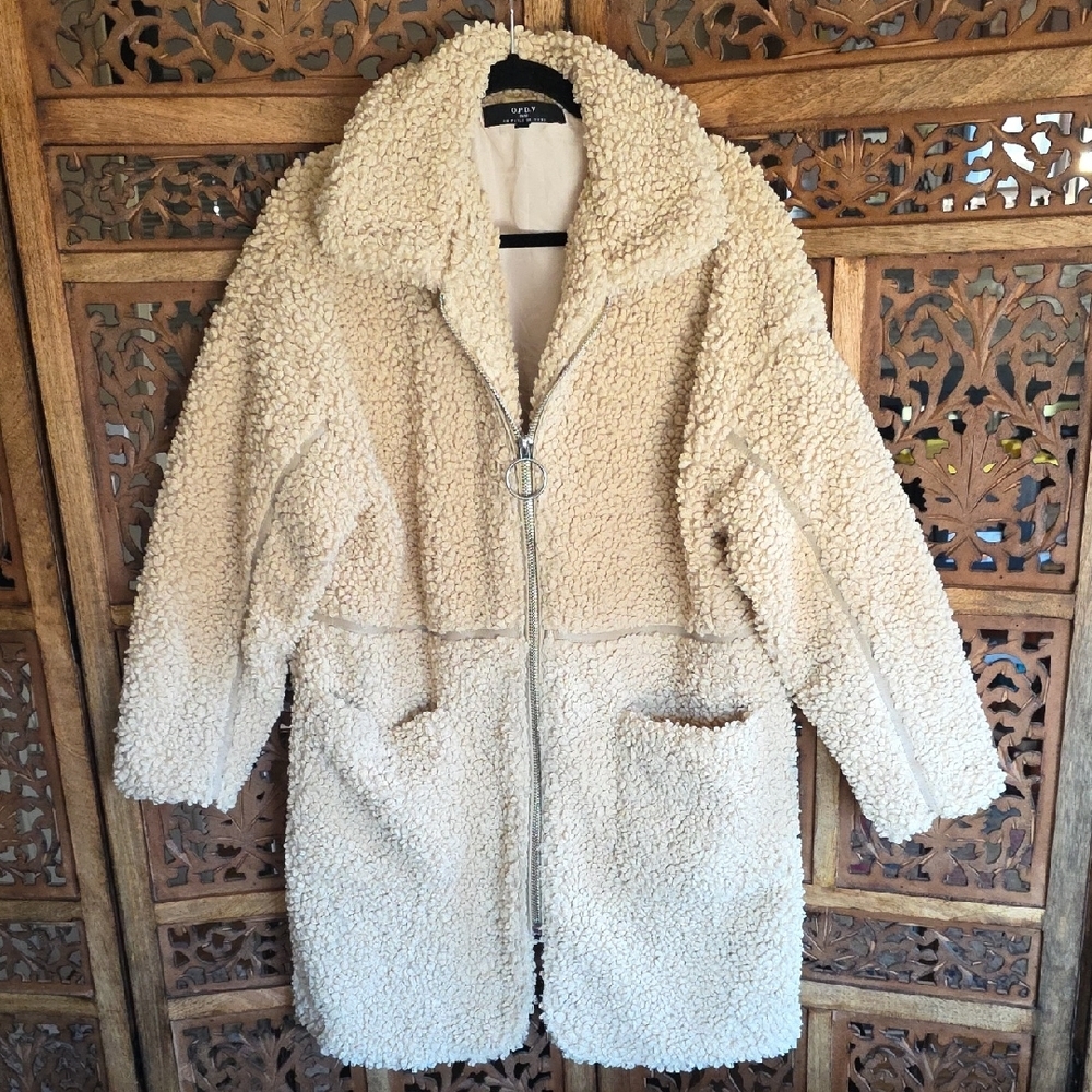 "On Parle De Vous" O.P.D.V. Cozy Cream Sherpa Jacket